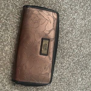 Gigi Hill wallet